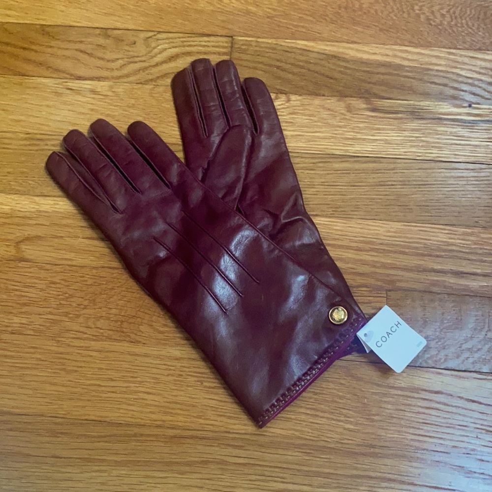 Women’s Coach leather gloves with cashmere lining